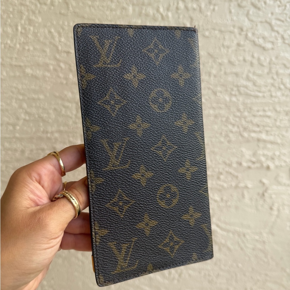 Louis Vuitton Black and Brown Monogram Wallet - Picture 2 of 7
